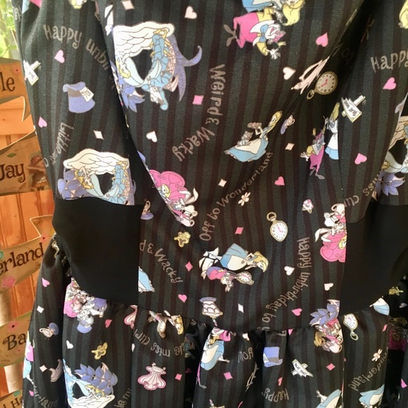 Rare style, of Japanese Alice in Wonderland dress. - Picture 4 of 8